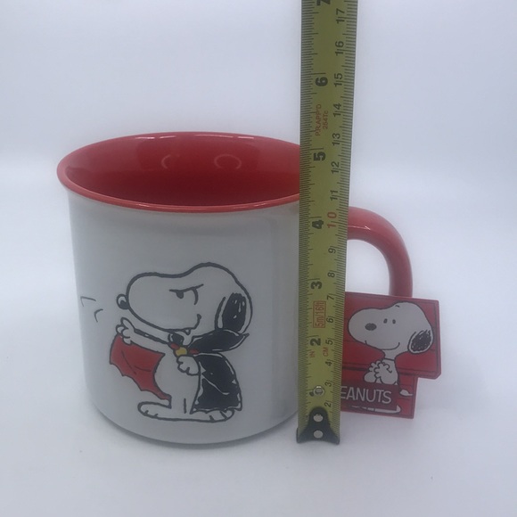 Large Snoopy Mug Halloween Vampire Fangtastic 2022 Peanuts Worldwide by Gibson - Picture 7 of 9